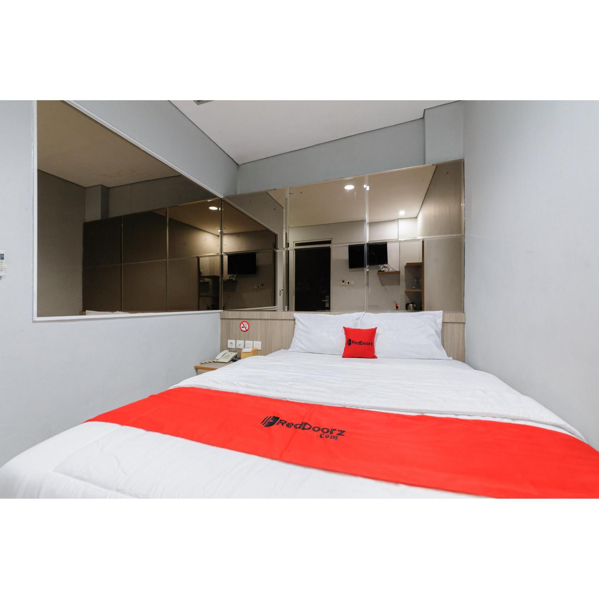Reddoorz Plus Near Grand Indonesia Jakarta Luaran gambar