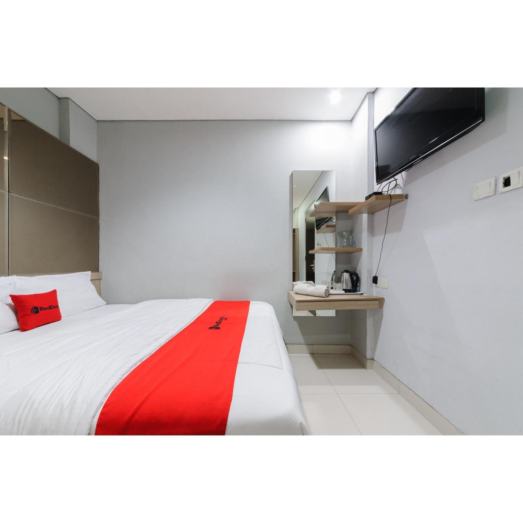 Reddoorz Plus Near Grand Indonesia Jakarta Luaran gambar