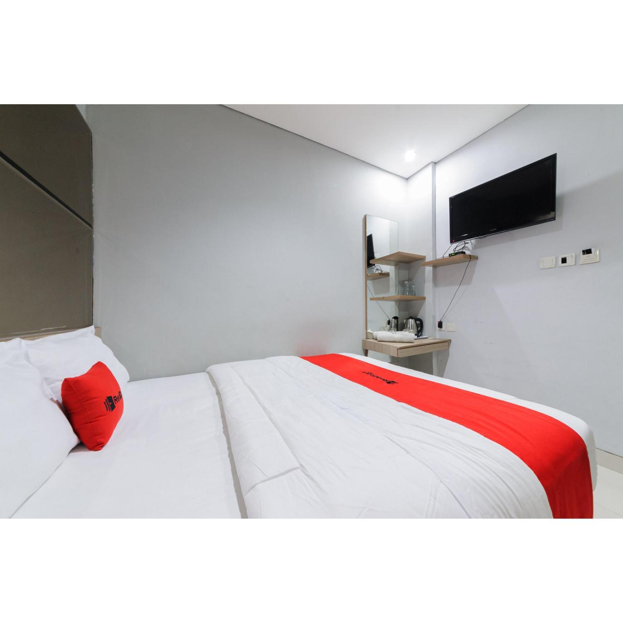 Reddoorz Plus Near Grand Indonesia Jakarta Luaran gambar