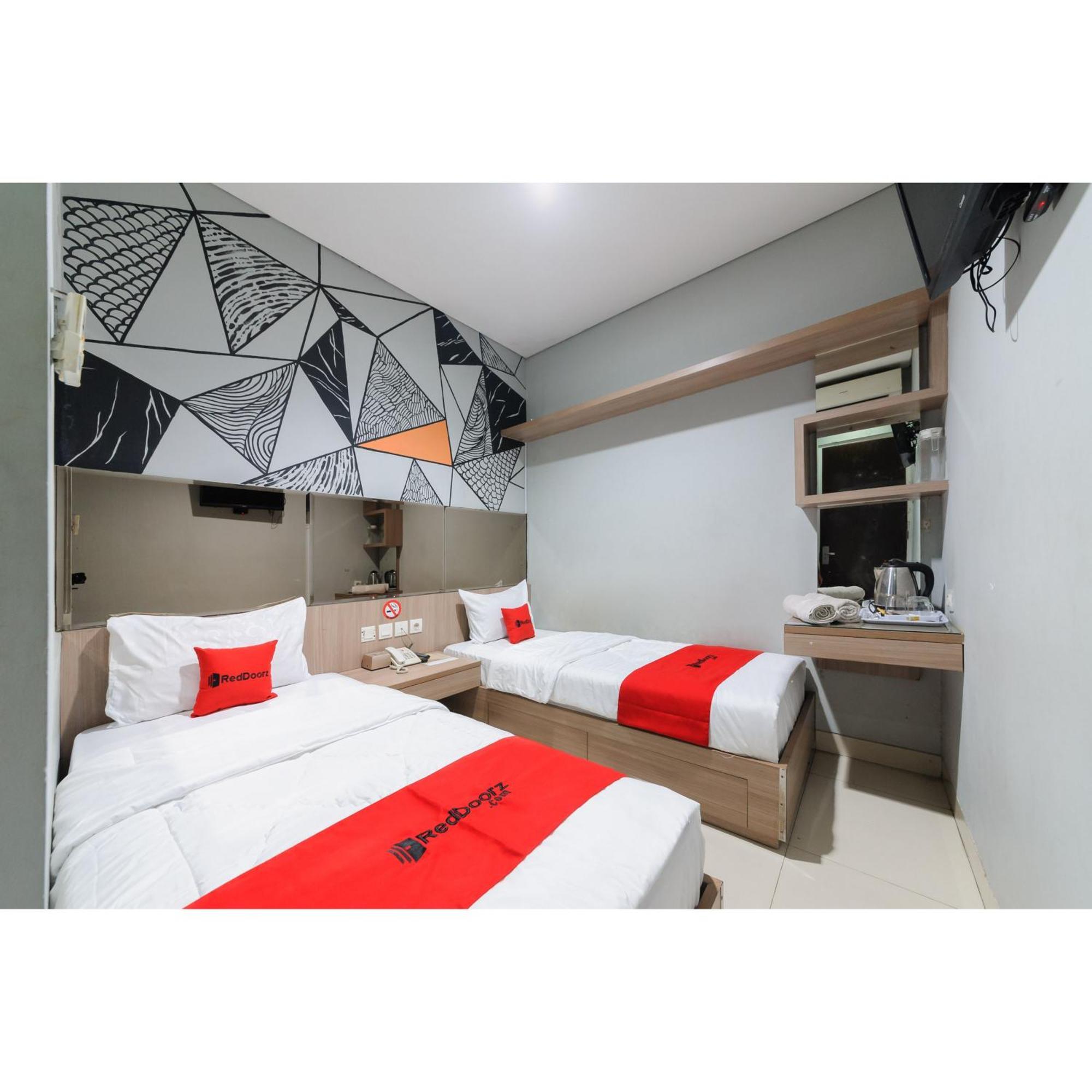 Reddoorz Plus Near Grand Indonesia Jakarta Luaran gambar