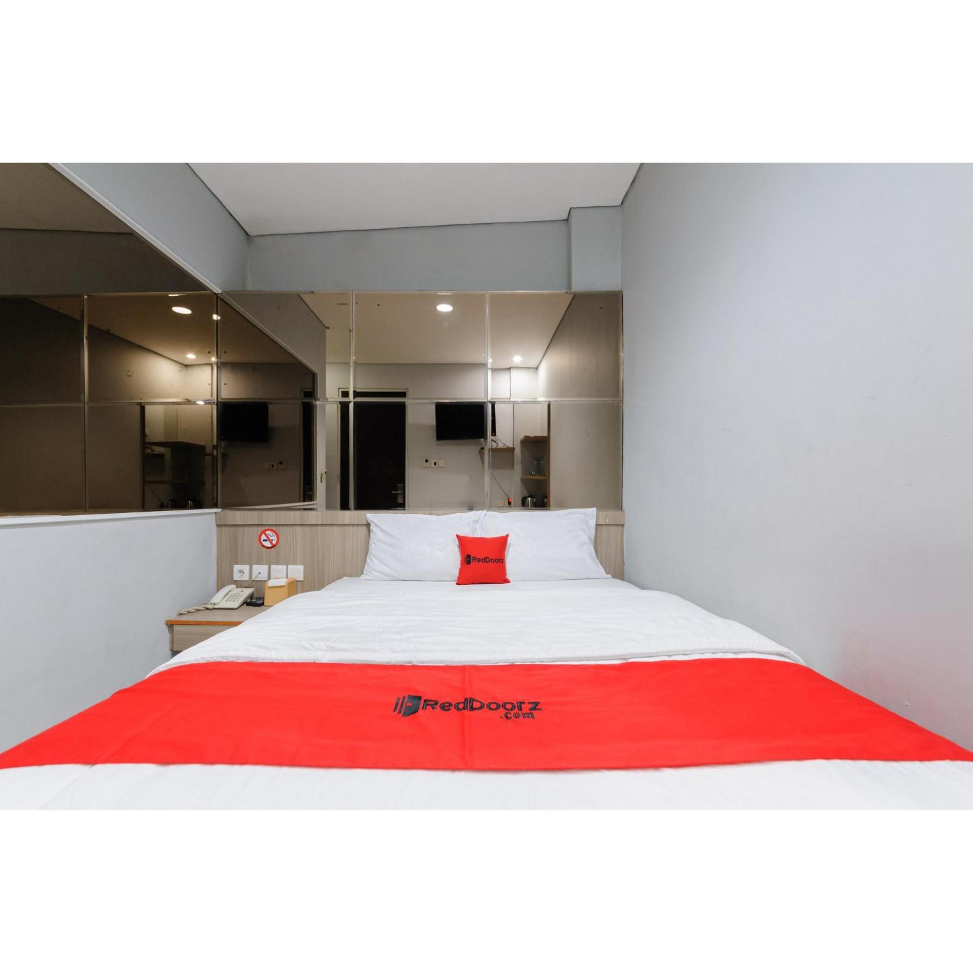 Reddoorz Plus Near Grand Indonesia Jakarta Luaran gambar