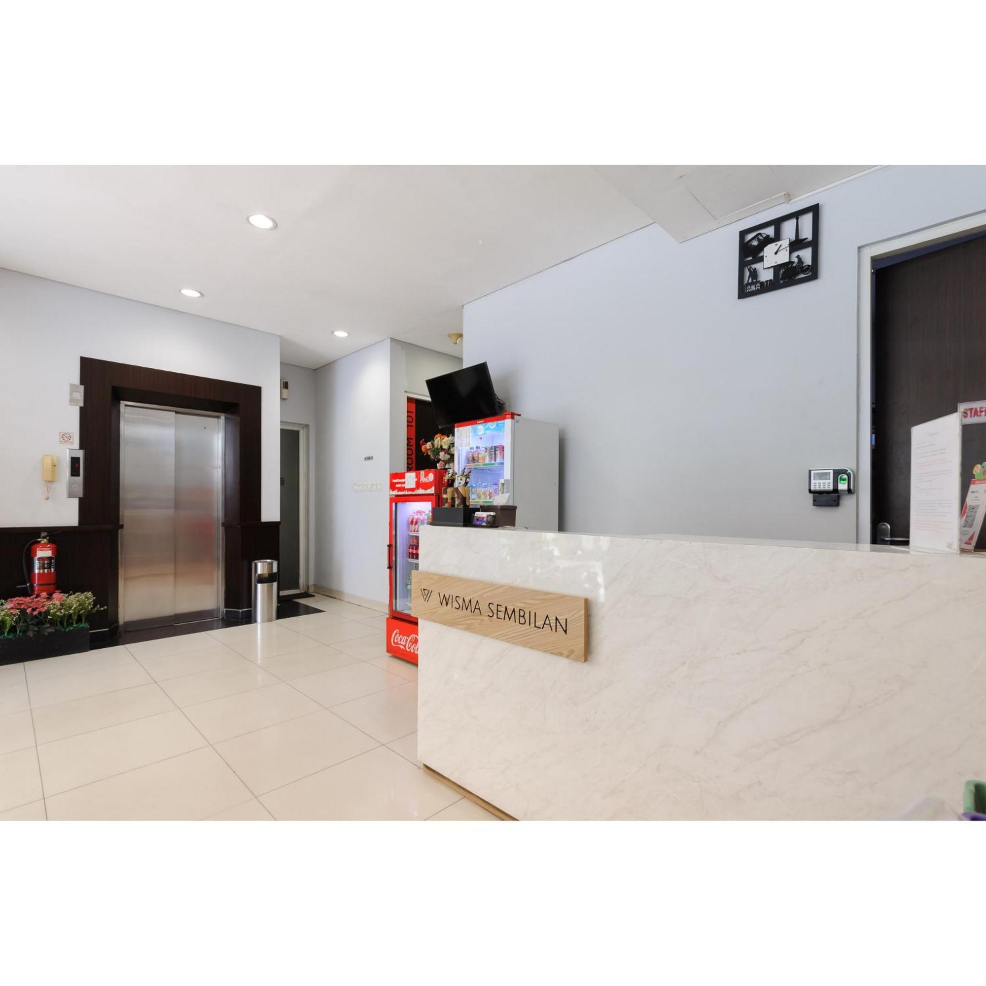 Reddoorz Plus Near Grand Indonesia Jakarta Luaran gambar