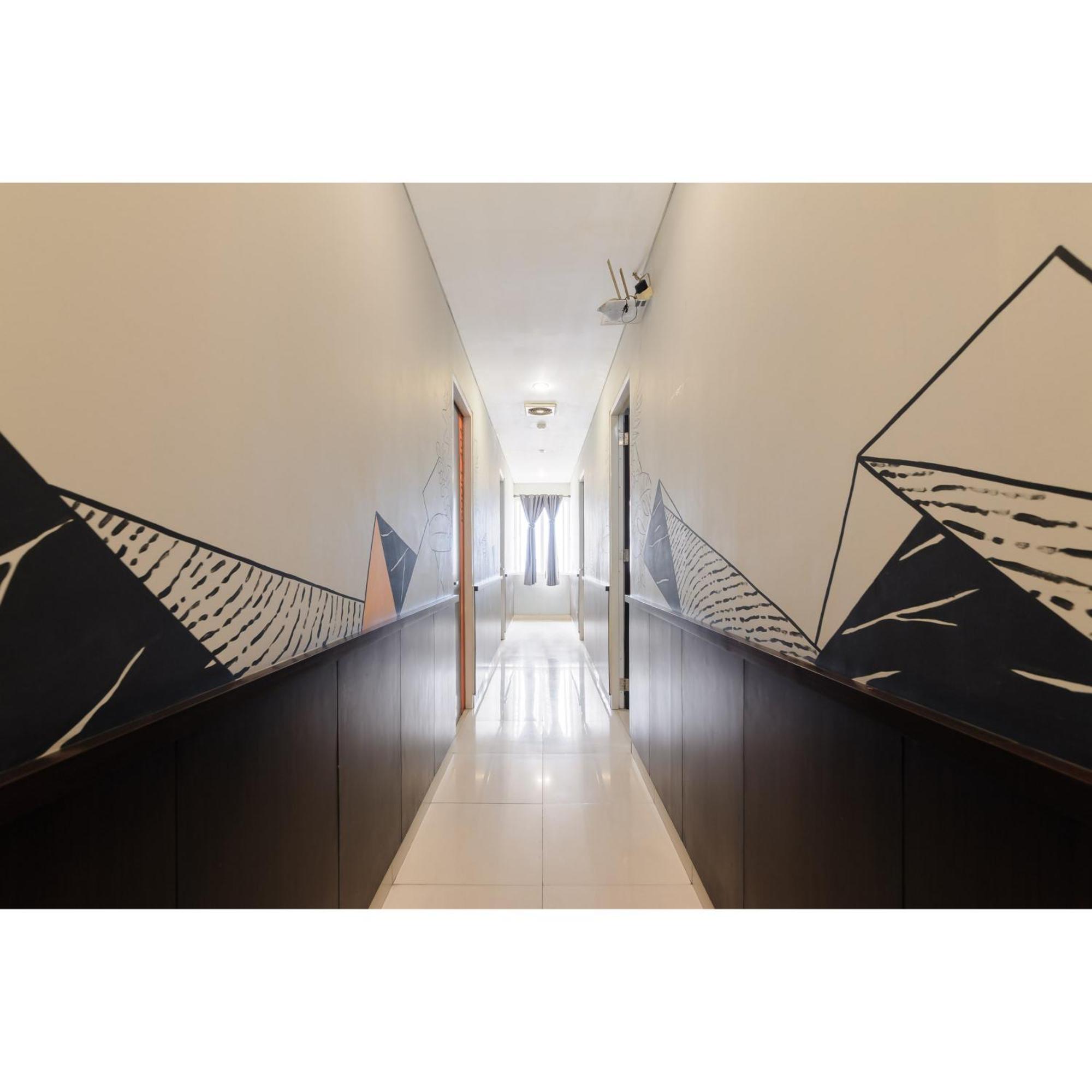 Reddoorz Plus Near Grand Indonesia Jakarta Luaran gambar